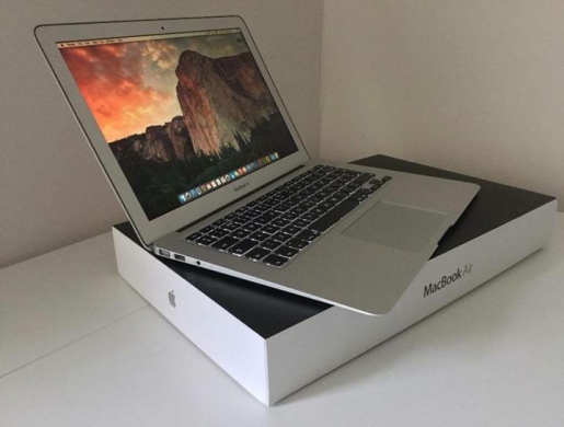 2017 MACBOOK AIR, Kampala -  Uganda