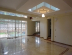 Spacious 5 Bedroom Townhouse With Pool